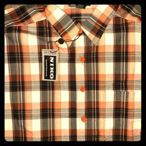 Men’s plaid button down shirt NWT